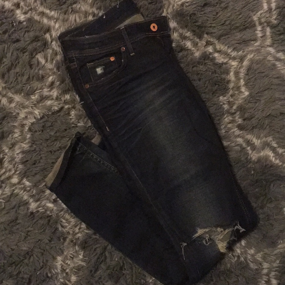 Great pair of jeans dark wash low waist